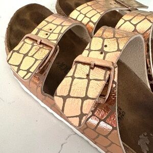 Birkenstock🩴 Metallic Gold Croc sandals